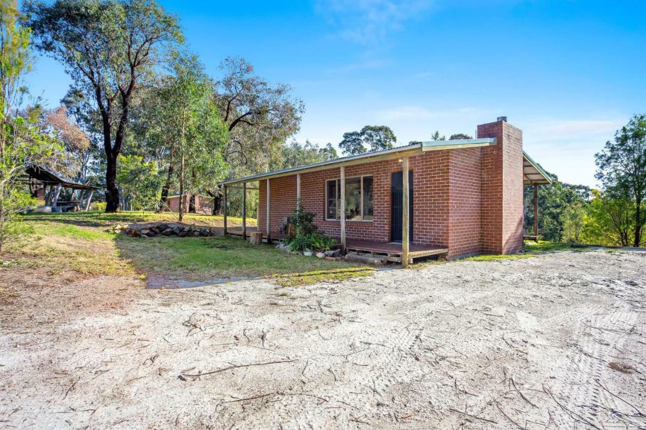 Braeside Cabin Two Alphitonia Central Tilba Exterior photo